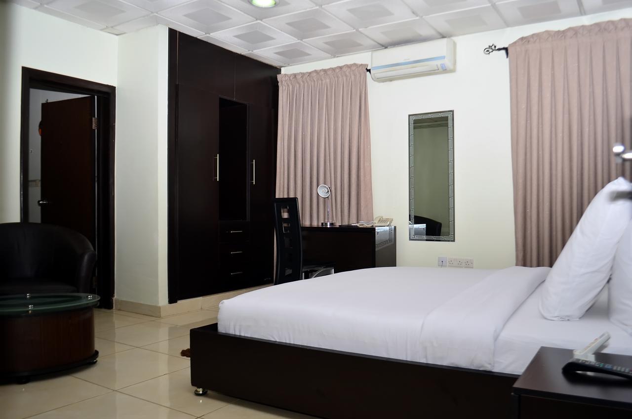 De Rigg Place - Alaka Estate, Surulere Lagos Exteriör bild