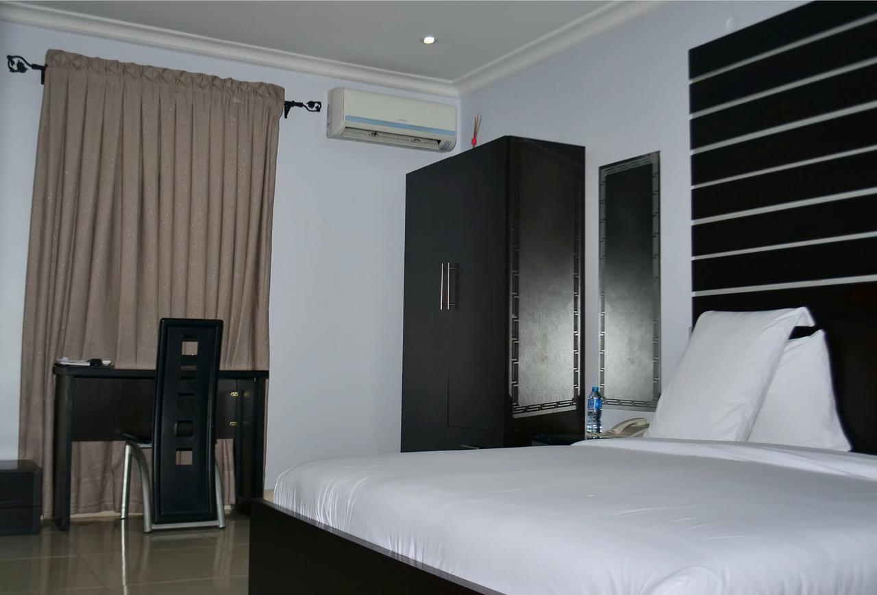 De Rigg Place - Alaka Estate, Surulere Lagos Exteriör bild